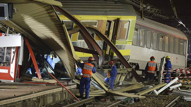 Мародери са атакували железопътната катастрофа във Франция