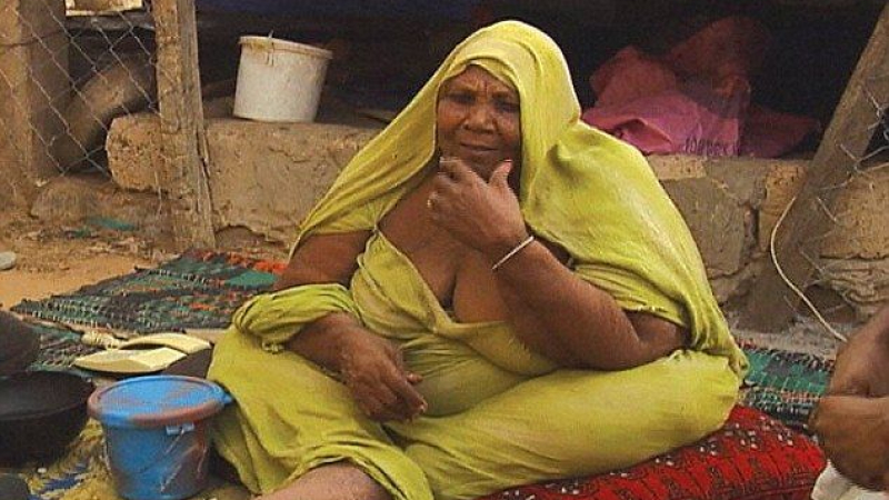 Булките в Мавритания: Гушени насила и тъпкани с хормони, за да бъдат по-желани (ВИДЕО)