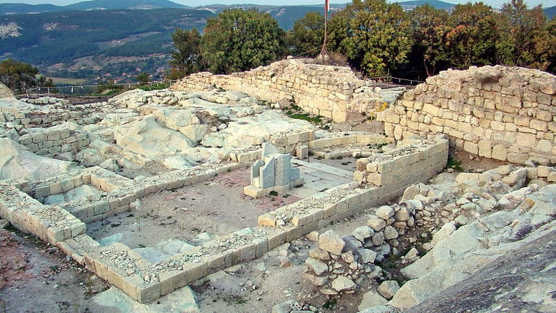 Археолози с ударна находка: Откриха тракийски град, подобен на Перперикон!