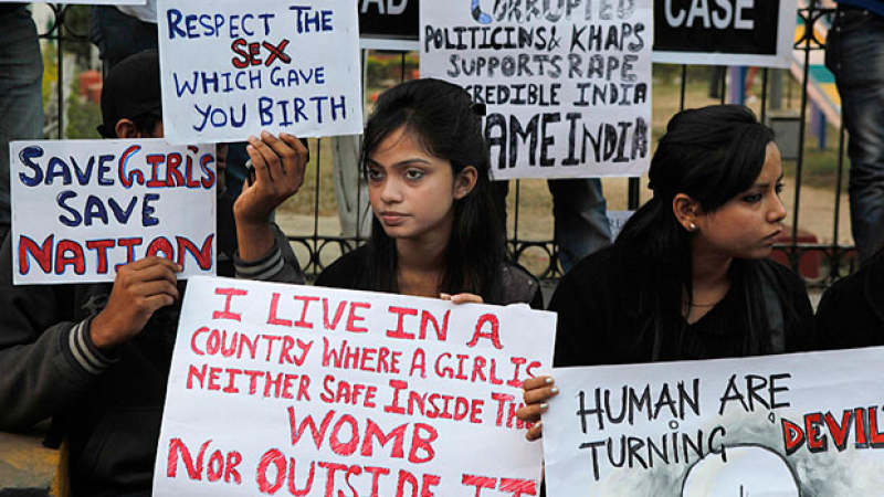 Гнусно групово изнасилване на малолетни ученички в Индия