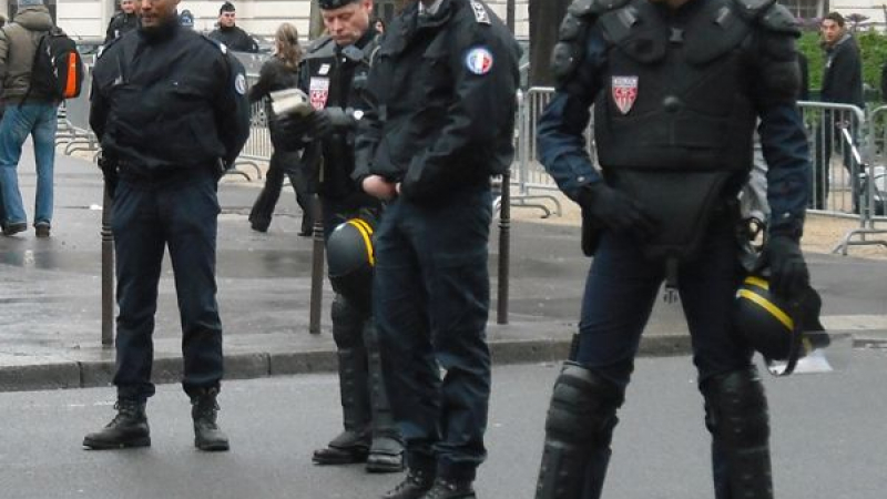 Фередже разпали кървав протест в Париж
