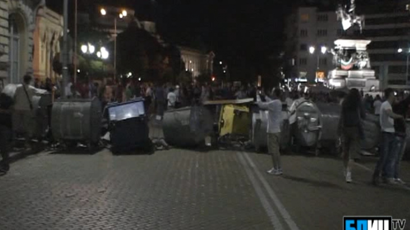 Ексклузивни кадри в БЛИЦ TV: Война по улиците на нощна София!