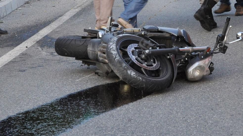 46-годишен моторист загина при удар в камион