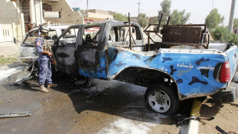 Клане: Екстремисти разстреляха 14 шофьори, за да им свият камионите