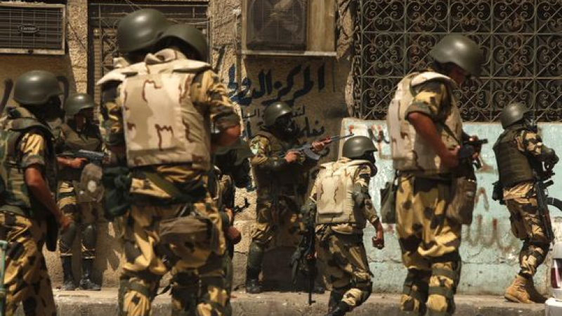 Египетската полиция щурмува джамията „Ал Иман” в Кайро