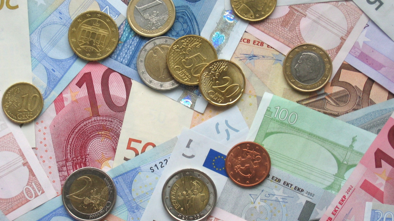 Жена върна 12 хил. евро след 5 секунди колебание 