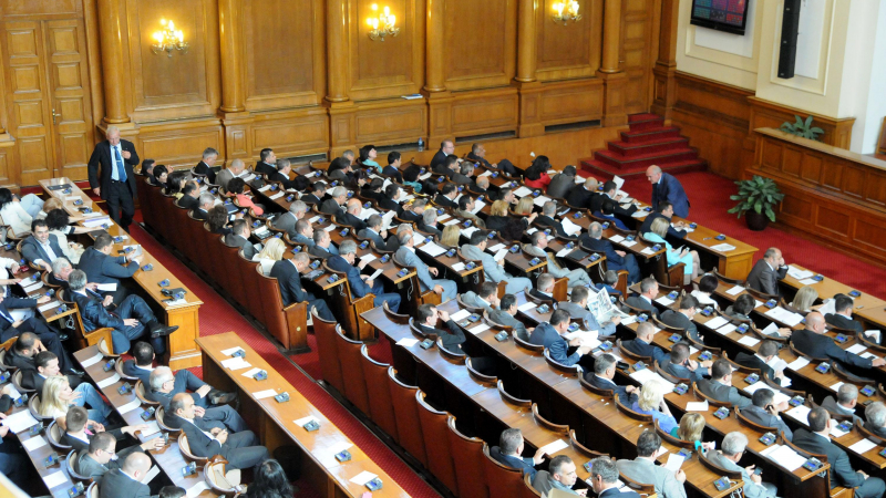 Извънредно заседание на парламента за повторно гласуване на актуализацията на бюджета