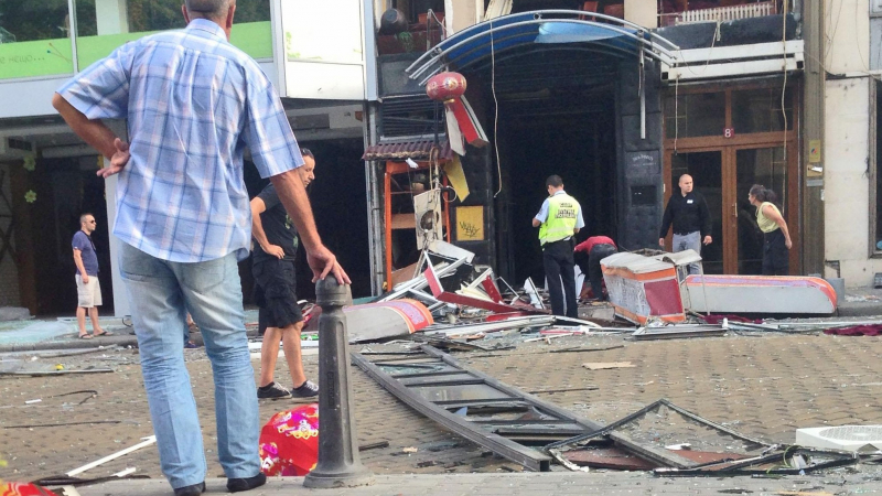 Изкриви се сградата, в която е взривеният Китайски ресторант