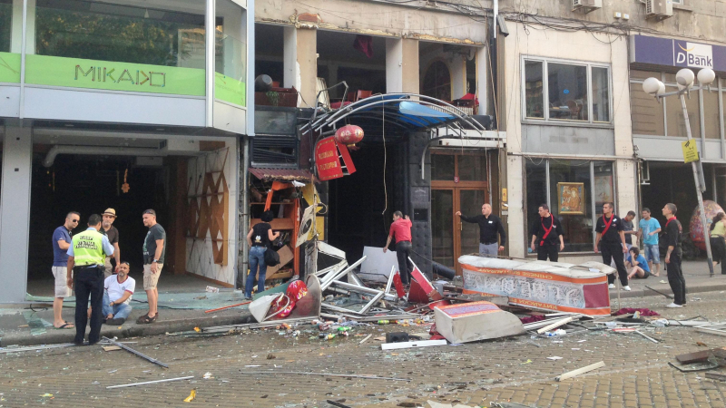 В кома е мъжът пострадал при взрива в китайския ресторант 