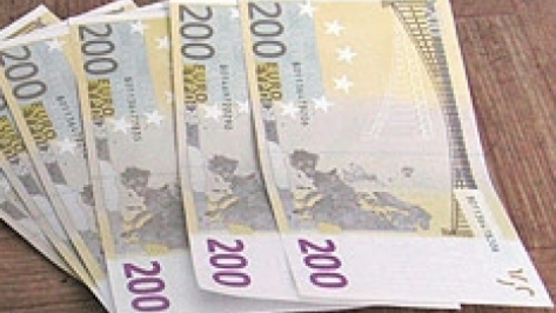 Софиянци пробутаха фалшиви 200 евро в крайпътно заведение
