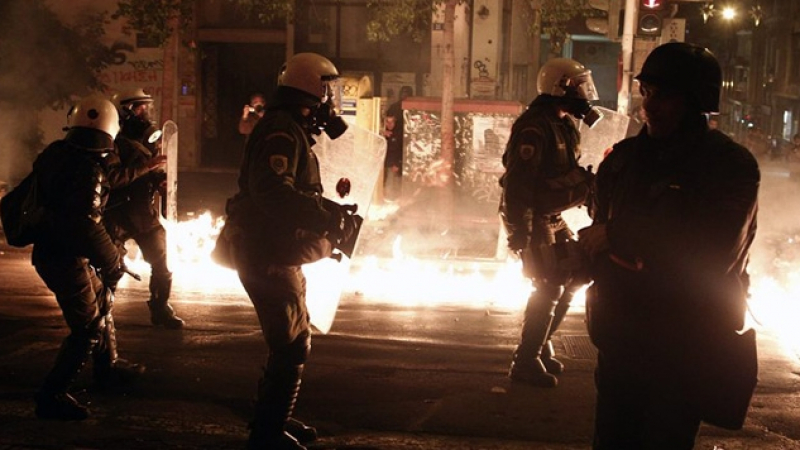 Атина под блокада - анархисти се готвят да запалят Политехническия университет 