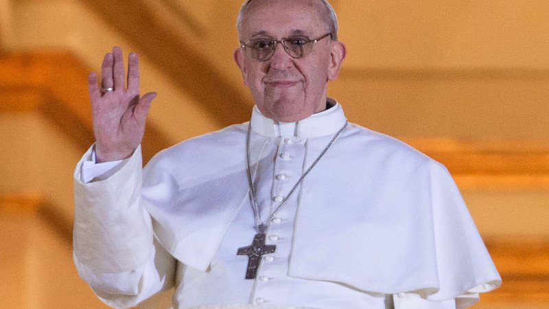 Италиански тийнейджър хлъцна на телефона, когато чу: Обажда се папа Франциск!