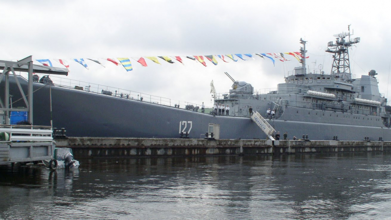 Три руски бойни кораба прегазиха Босфора към Средиземно море