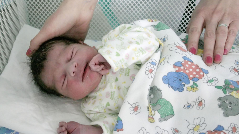 Гигантско бебе се роди в София 