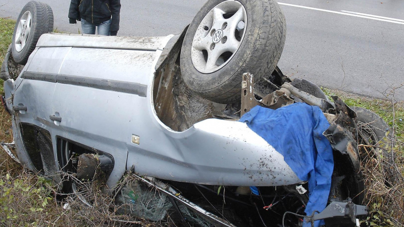 29-годишен се обърна с колата си край Добрич и загина на място