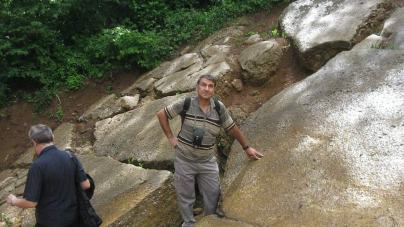Рекордьорът на дълго бягане Васил Николов превзе и Босненските пирамиди