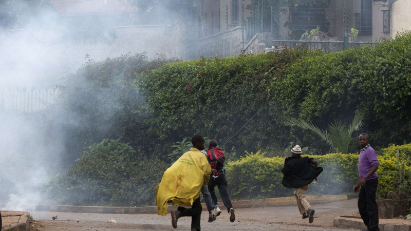 Отново взривове и стрелба в Найроби