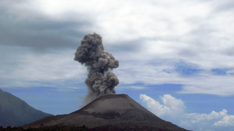 Мистерия: Вулкан изригна изненадващо и се кротна