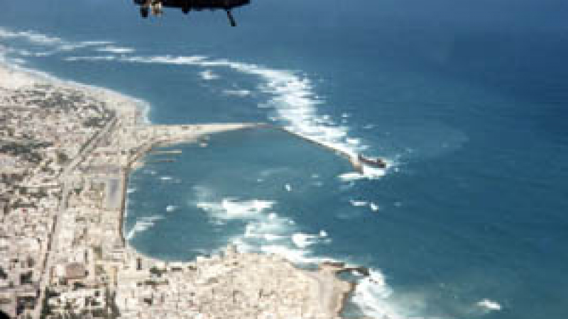 3 октомври: 20 г. от „Битката за Могадишу”, в която САЩ губят хеликоптер „Блек хоук” и 18 бойци от „Делта форс”