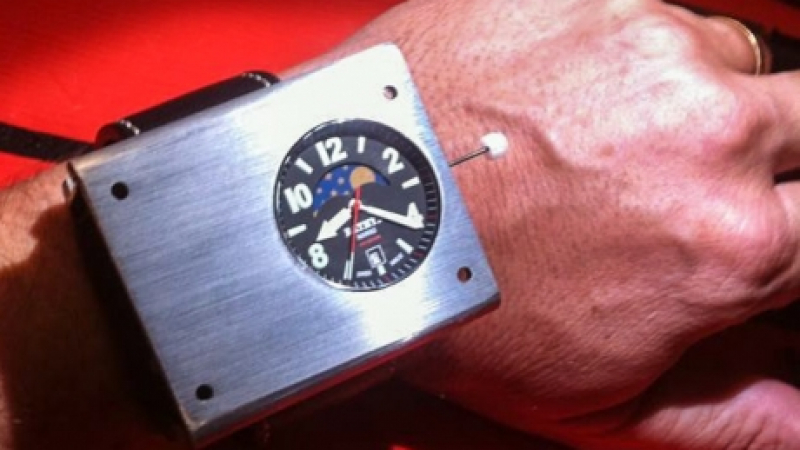 Пуснаха първия в света ръчен атомен часовник 