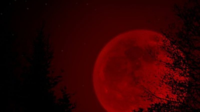 Кървава Луна на 18 октомври