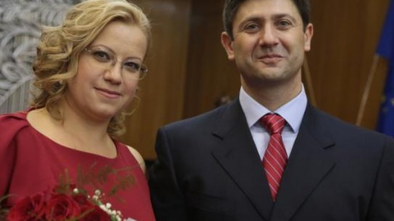 Соцдепутатката Деница Караджова се венчала в петък 13-и