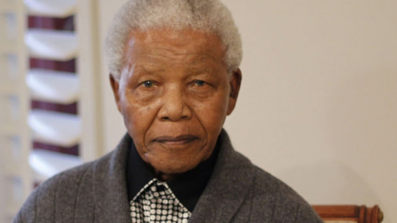 Нелсън Мандела е много болен, общува само със знаци