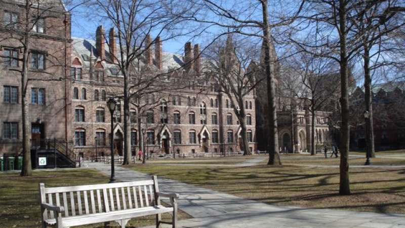 Полицията отцепи кампуса на Йейлския университет