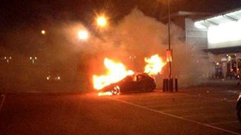 Фен на „Бързи и яростни“ си опожари колата от мъка по Пол Уокър (ВИДЕО)