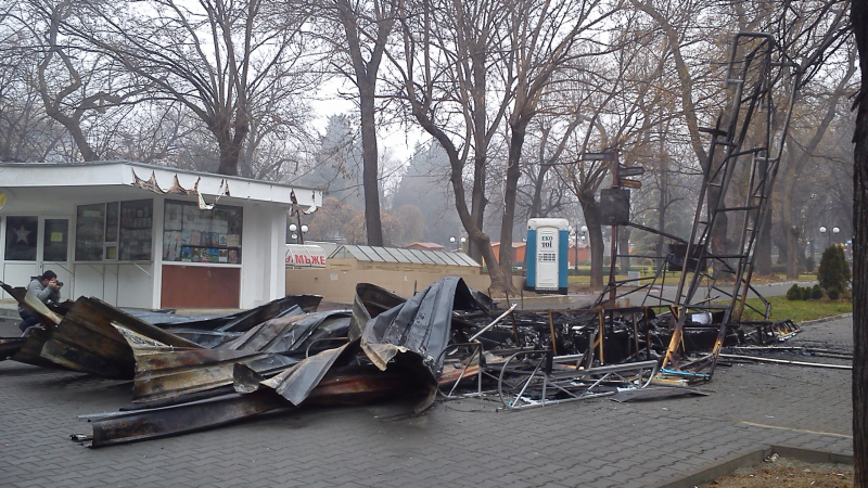 Ето пепелището от офиса на Бареков в Стара Загора (СНИМКИ)