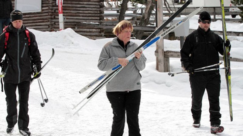 След Шумахер: И Меркел се преби на ски