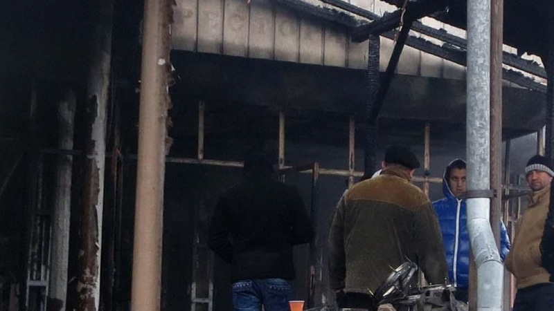 Запалиха магазин в Галиче