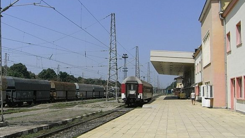 Взривяват изхода на гарата в Димитровград