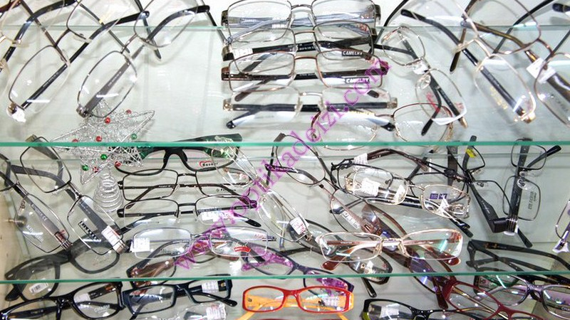 Свиха маркови очила за 9 бона от оптика