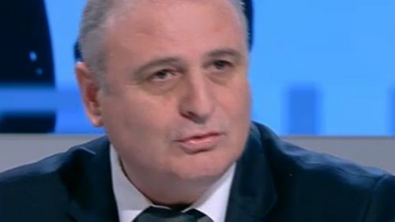 Николай Радулов: С промените в закона за МВР се издърпва килимчето на президента 