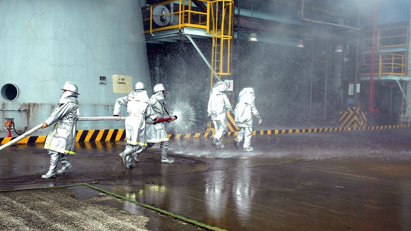 Огнен ад овъгли 16 работници в китайска фабрика 
