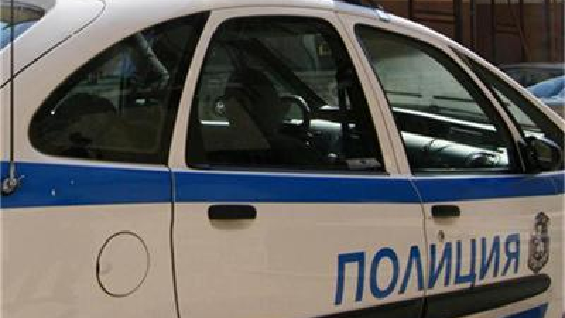 Въоръжени и маскирани ограбиха денонощен магазин във Варна