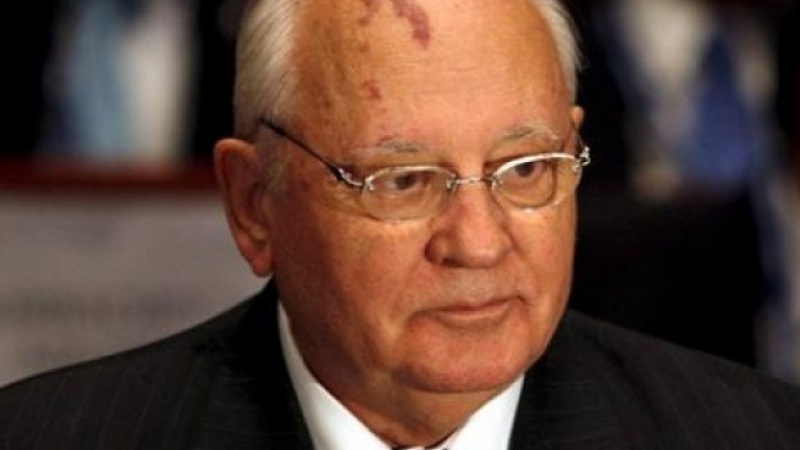 Горбачов призова за мирна намеса в Украйна