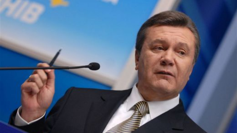 Янукович ремонтира правителството до 28 януари
