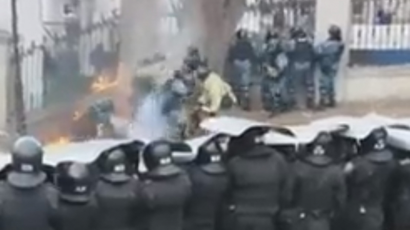 Протестите излязоха извън Киев (ВИДЕО 18+)