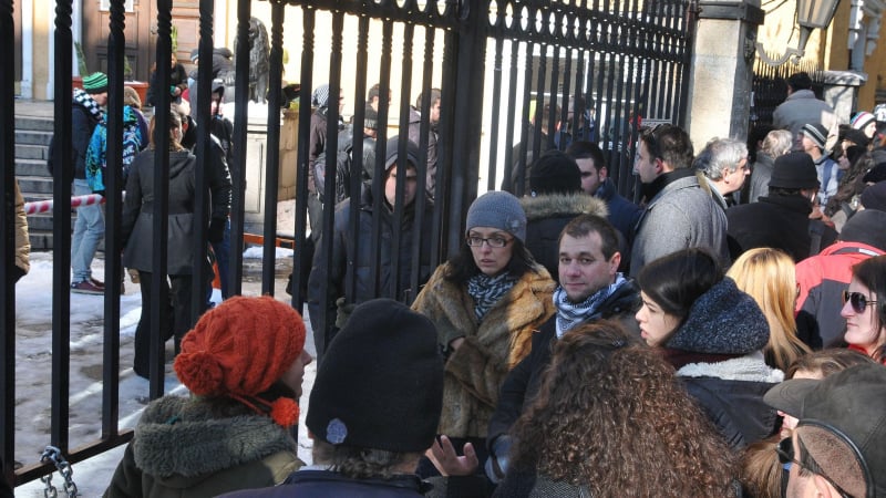 Преподавател в СУ: Окупацията е терористична атака