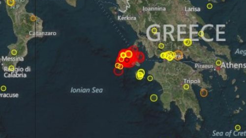 Гърците са в ужас, земята не спира да се тресе (СНИМКИ/ВИДЕО)