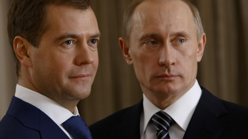 Орешарски разговаря с Путин и Медведев