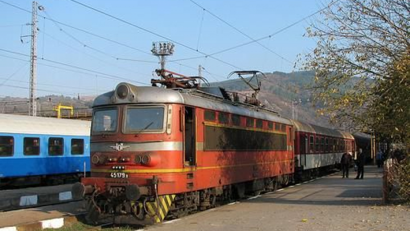 Хвърлилият се под влака в Дупница се самоубил заради болест