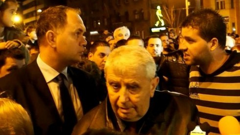 БЛИЦ TV: Кадиев се вля сред протестиращите, а те му отвърнаха с &quot;К*рво&quot;