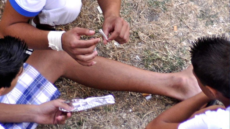 Кошмарни данни за наркотиците в България: Все повече деца... 