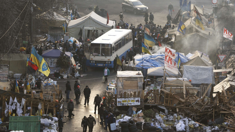 Протестиращите в Киев освободиха заложниците