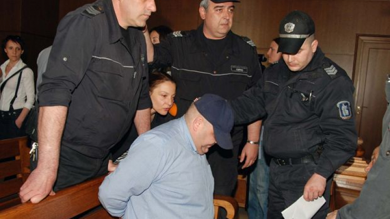 Румънец на разпит за Чеци: Дойде ми на гости за седмица през 2011 или 2012 г.