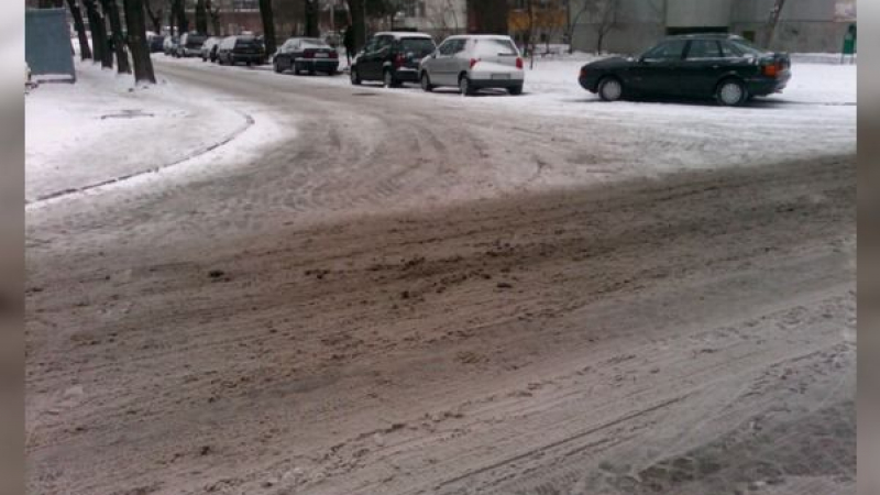 Сняг скри дупка на магистрала &quot;Тракия&quot;