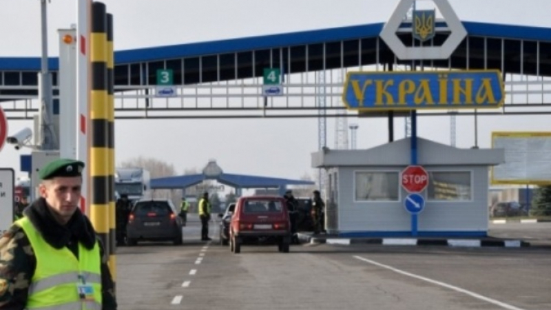 Украйна заклещи Крим по суша и въздух с операция &quot;Граница&quot;